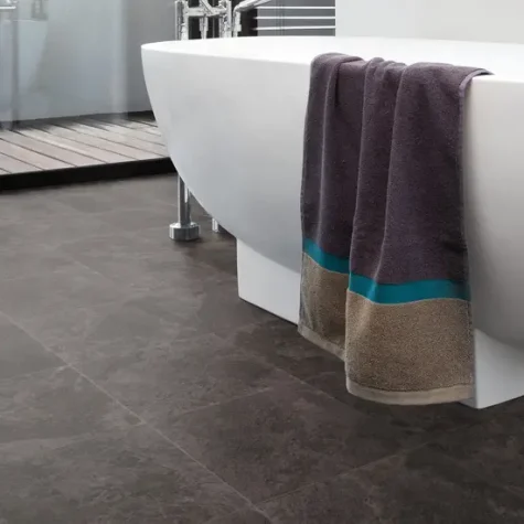 Griptex_0496_Ardoise_Black_Bathroom_1100x550_96dpi